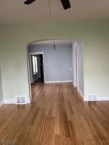 47 Gillies St in Clifton, NJ - Building Photo