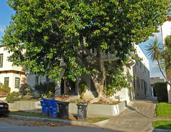 356 N Gardner St in Los Angeles, CA - Building Photo - Building Photo