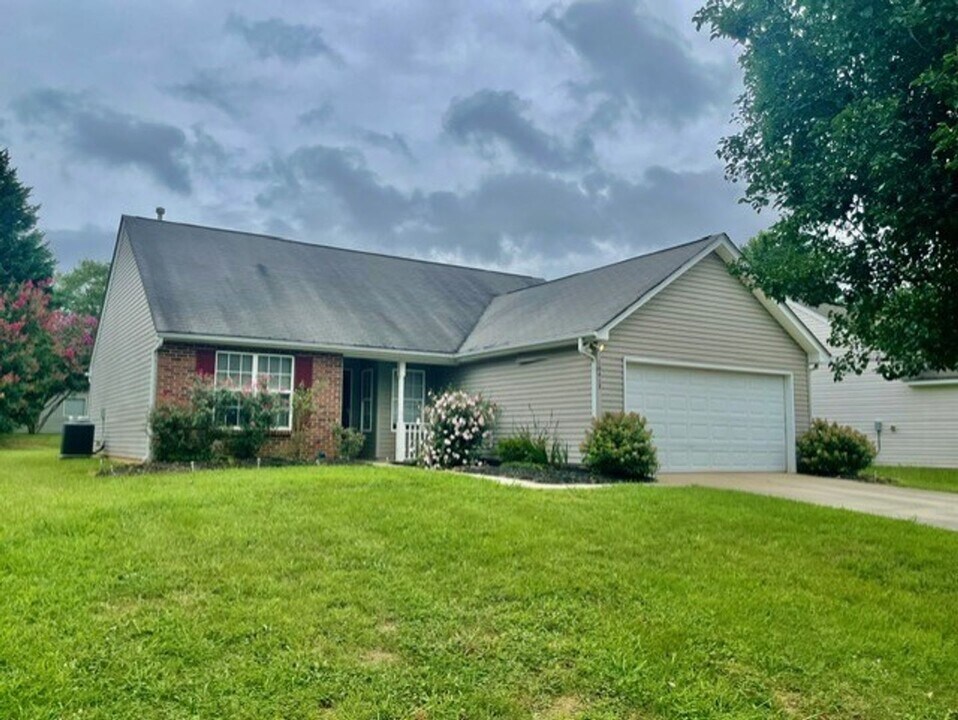 10412 Gold Pan Rd in Charlotte, NC - Building Photo