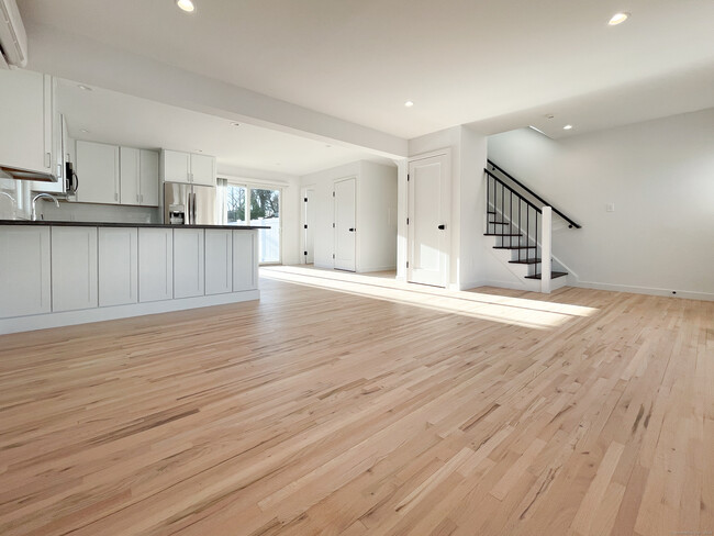 53 Vitti St in New Canaan, CT - Building Photo - Building Photo