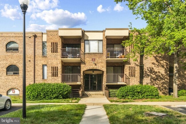 property at 9 Silverwood Cir