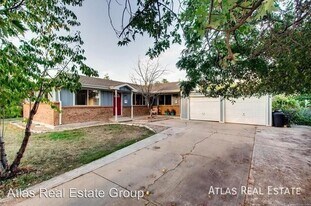 8898 Circle Dr in Westminster, CO - Building Photo