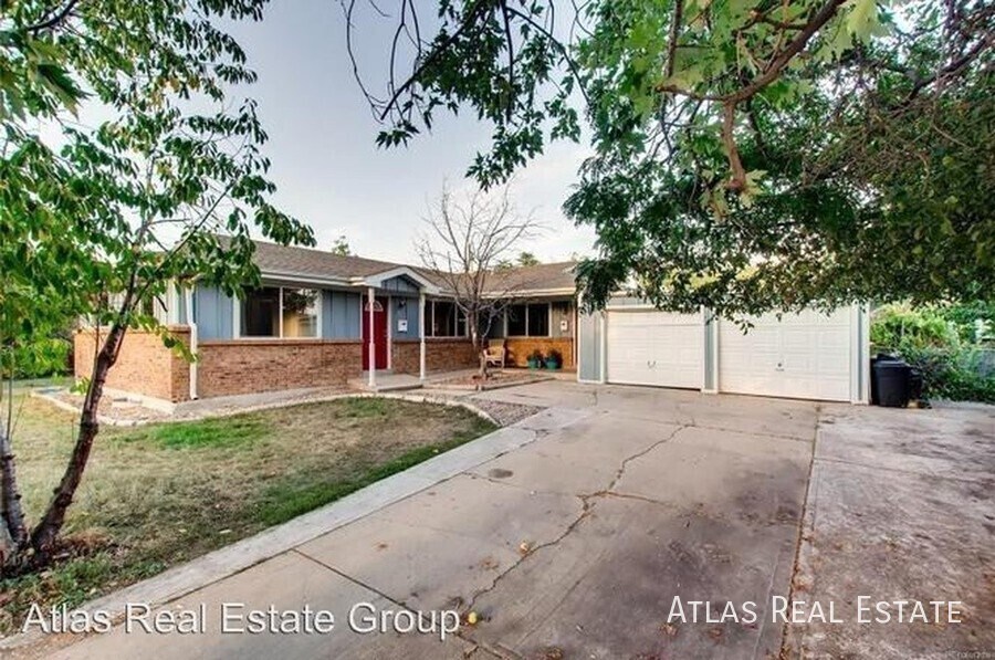 8898 Circle Dr in Westminster, CO - Building Photo