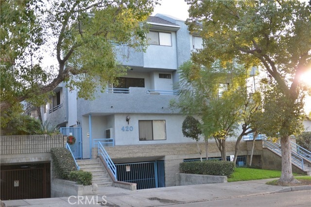 property at 420 W Milford St