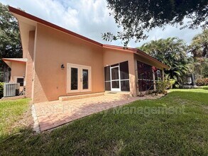 15621 Red Fox Run in Ft. Myers, FL - Building Photo - Building Photo