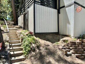 838 Lakeview Ln in Lake Arrowhead, CA - Foto de edificio - Building Photo