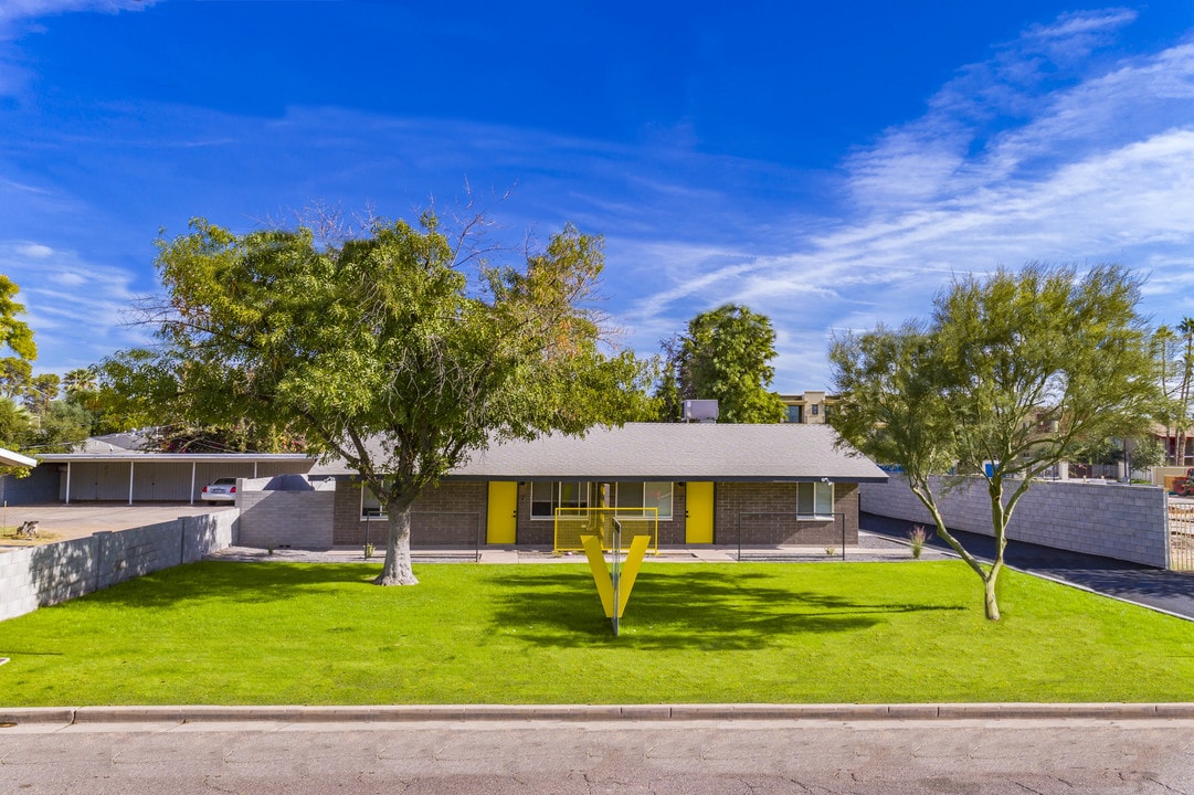 The V on 26th Apartments in Phoenix, AZ - Foto de edificio