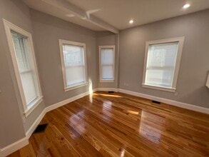 29 Alpine St, Unit 1 in Cambridge, MA - Building Photo - Building Photo