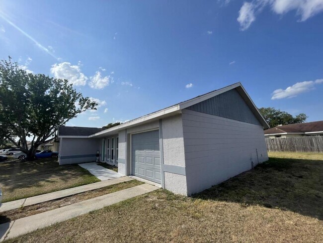 801 Poplarwood Ln in Kissimmee, FL - Building Photo - Building Photo