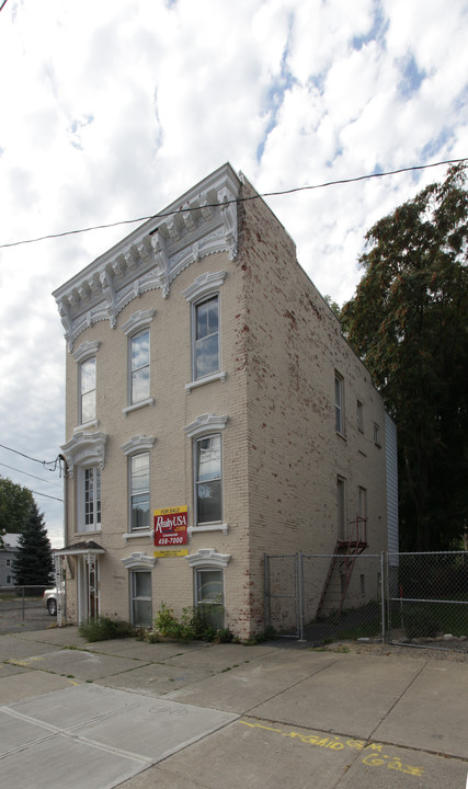 502 Clinton Ave in Albany, NY - Building Photo