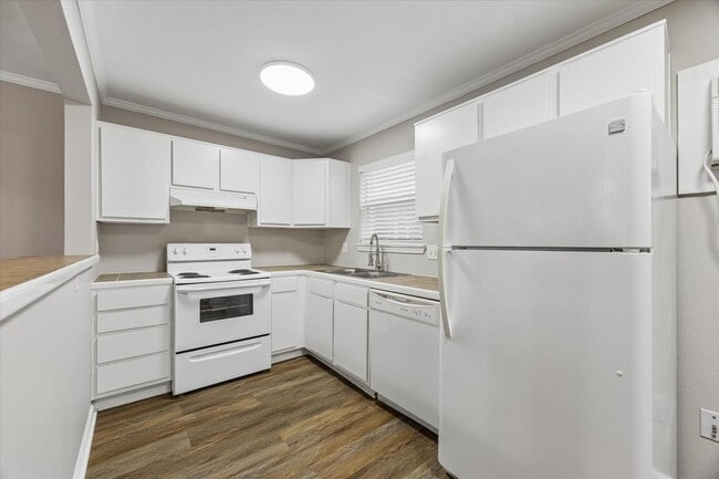 property at 1223 W 25th St