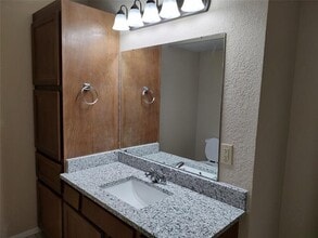902 Meadowbrook Dr in Grapevine, TX - Building Photo - Building Photo