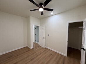 5418-5420 Baja Dr in San Diego, CA - Building Photo - Building Photo