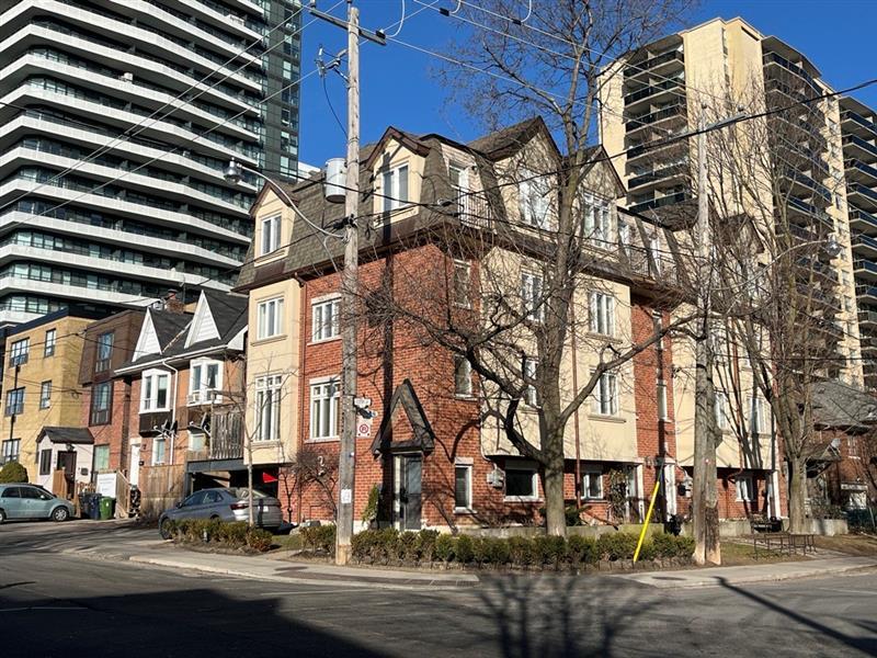 68 Redpath Av in Toronto, ON - Building Photo