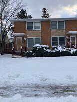 1085 Exmouth St in Sarnia, ON - Building Photo