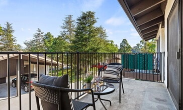 968 Miramonte Dr in Santa Barbara, CA - Building Photo - Building Photo