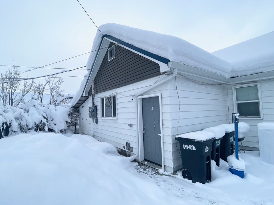 1445 Lacey St in Fairbanks, AK - Building Photo