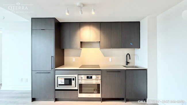 5 Lakeview Av in Toronto, ON - Building Photo - Building Photo