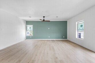 1325 35th St in Galveston, TX - Building Photo - Building Photo