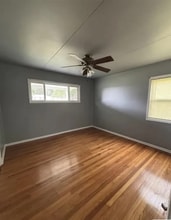 222 Crestview Dr in Brandenburg, KY - Foto de edificio - Building Photo