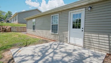 Cardinal Villas in Farmington, MO - Building Photo - Building Photo