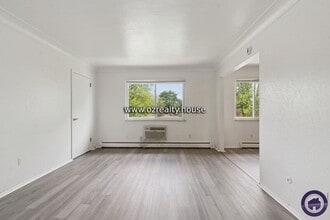 1733 Christian Ave in Toledo, OH - Foto de edificio - Building Photo