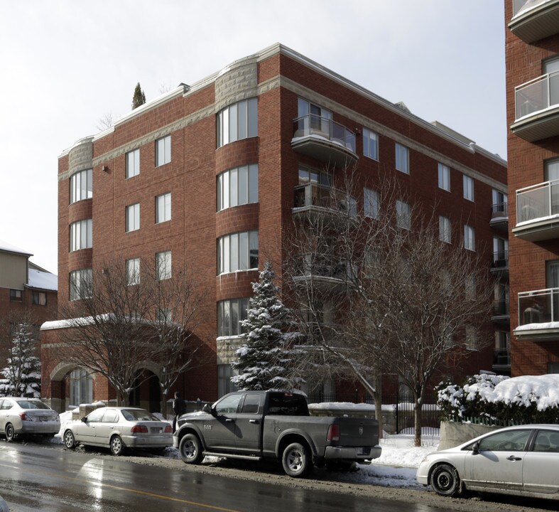 1333 Notre-Dame O in Montréal, QC - Building Photo