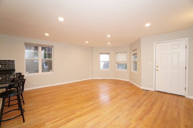 1103 N Crosby St in Chicago, IL - Building Photo - Building Photo