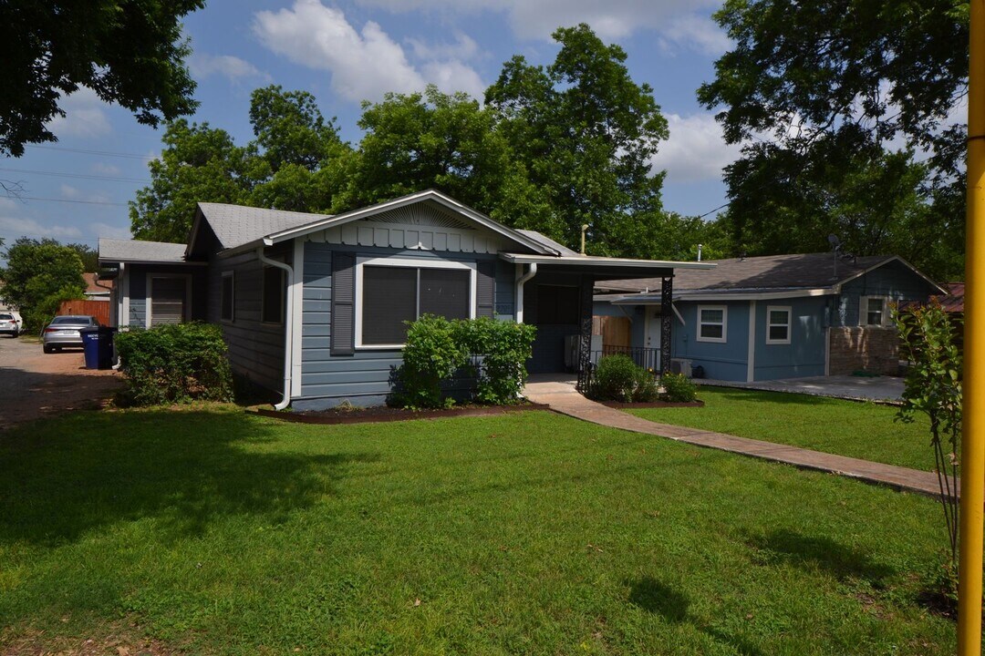 2205 Coleto St in Austin, TX - Building Photo