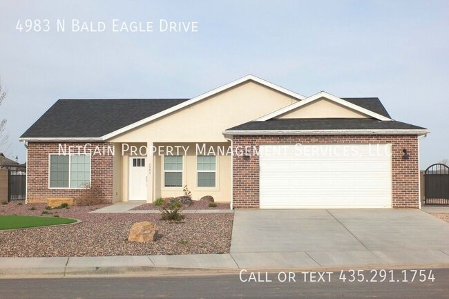 4983 Bald Eagle Dr in Enoch, UT - Building Photo - Building Photo