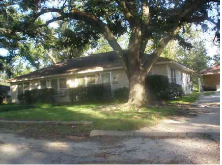 705 7th St in Silsbee, TX - Building Photo