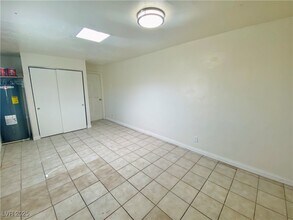 1871 Shadow Mountain Pl in Las Vegas, NV - Building Photo - Building Photo