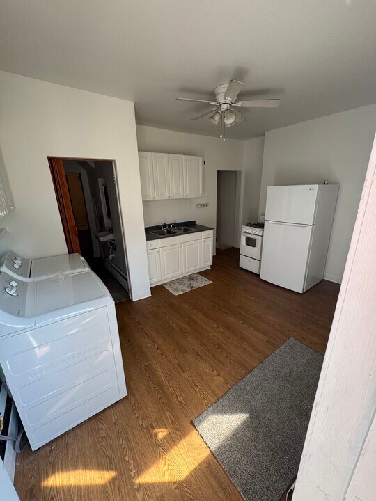 4052 Penn Ave, Unit Apartment 2 in Pittsburgh, PA - Foto de edificio