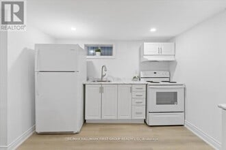 46 Tulloch Dr in Ajax, ON - Building Photo - Building Photo