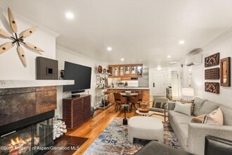 205 E Durant Ave, Unit 1B in Aspen, CO - Foto de edificio - Building Photo