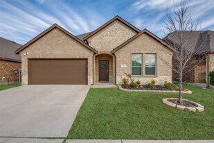 905 Philadelphia St in Fate, TX - Building Photo