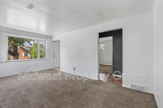 4452 Eminence Blvd in St. Louis, MO - Building Photo - Building Photo