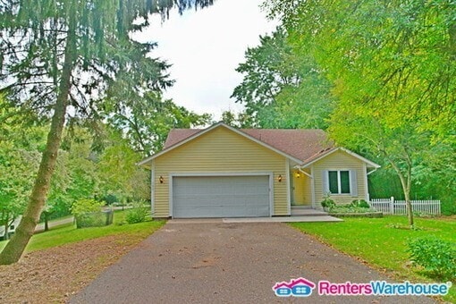 700 Harbor Ln N in Plymouth, MN - Building Photo - Building Photo
