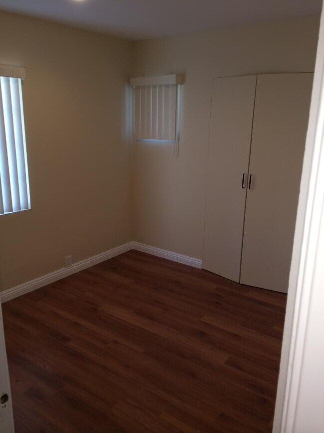 1034 Hyperion Ave in Los Angeles, CA - Building Photo - Building Photo