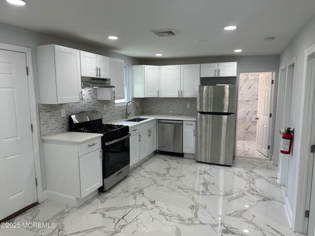 105 Floyd Ln in Little Egg Harbor Township, NJ - Building Photo - Building Photo