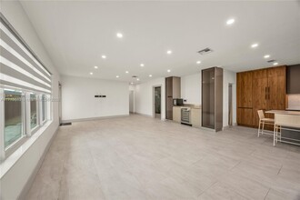 2650 SW 65th Ave in Miami, FL - Building Photo - Building Photo