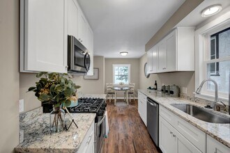 2100 Randolph Ave in St. Paul, MN - Building Photo - Building Photo