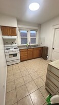 51 Russell Rd, Unit 1 in Albany, NY - Building Photo
