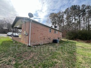 5212 Lewis Rd in Gastonia, NC - Building Photo - Building Photo