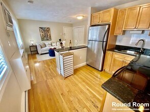 7 Mortimer Pl, Unit 7 in Somerville, MA - Building Photo - Building Photo