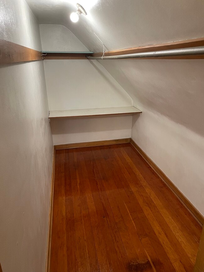 3108A N Pierce St, Unit Cozy 2 Bedroom in Riverwest in Milwaukee, WI - Foto de edificio - Building Photo