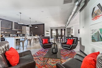 7505 E Main St in Scottsdale, AZ - Building Photo - Building Photo