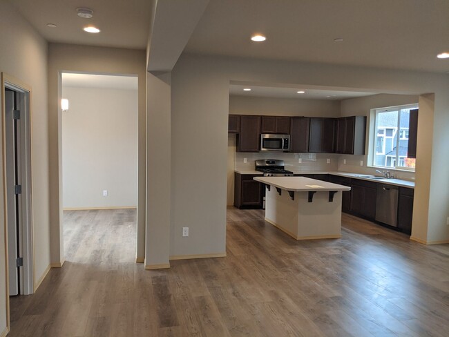 1036 Banyan St in Bremerton, WA - Building Photo - Building Photo