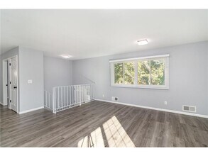 8403 Morgan Ln in Eden Prairie, MN - Building Photo - Building Photo