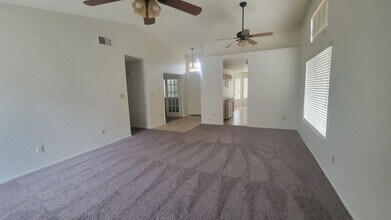 921 Harvest Creek Rd in Bakersfield, CA - Building Photo - Building Photo